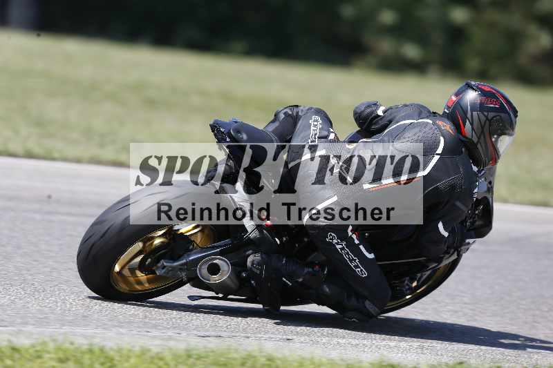 /44 09.08.2025 Plüss Moto Sport ADR/Freies Fahren/backside